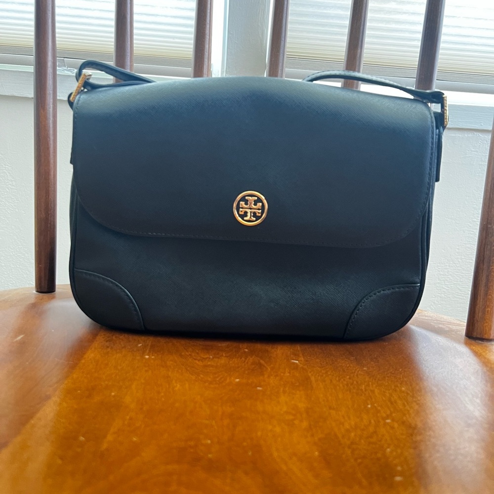 Tory Burch Black Cross Body Bag! Beautiful 😍